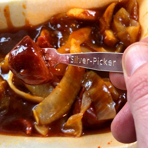 Silberne Currywurst Gabel