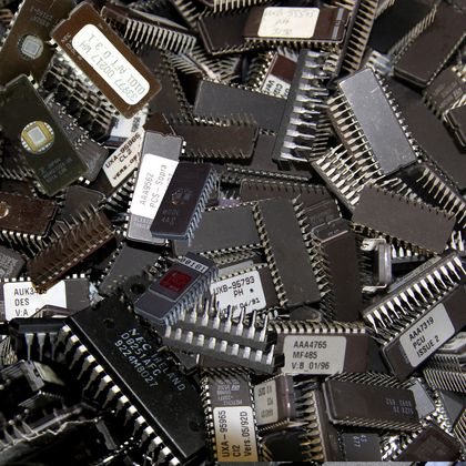 Chips, Speicherchips, Eproms, Computerchips, Telefonchips, Sim-Karten, Bankkarten-Chips,...